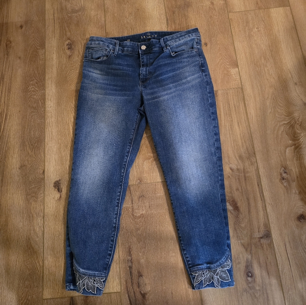 White Black Dark Blue Ankle Jeans with Lace Detail